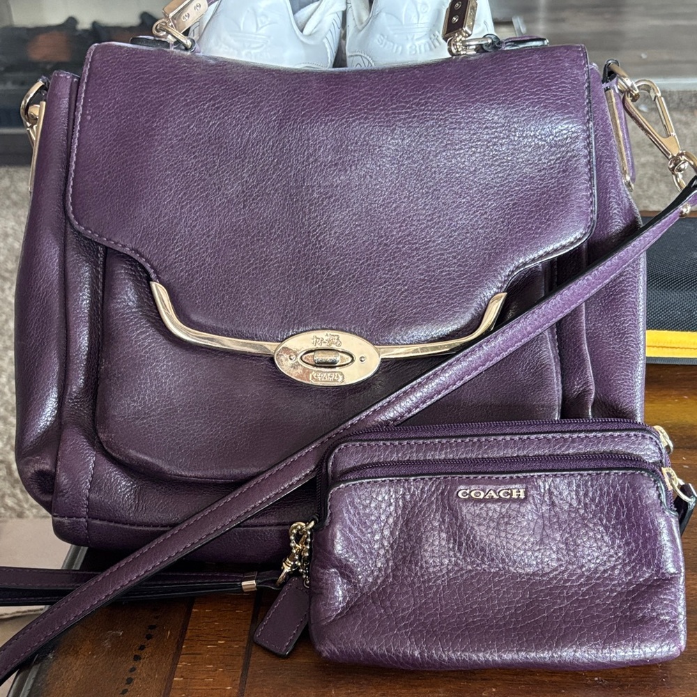 Coach Purple Leather Shoulder Bag with wallet